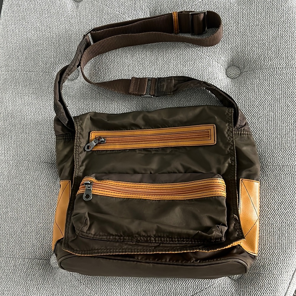 Reaction by Kenneth Cole Crossbody bag.